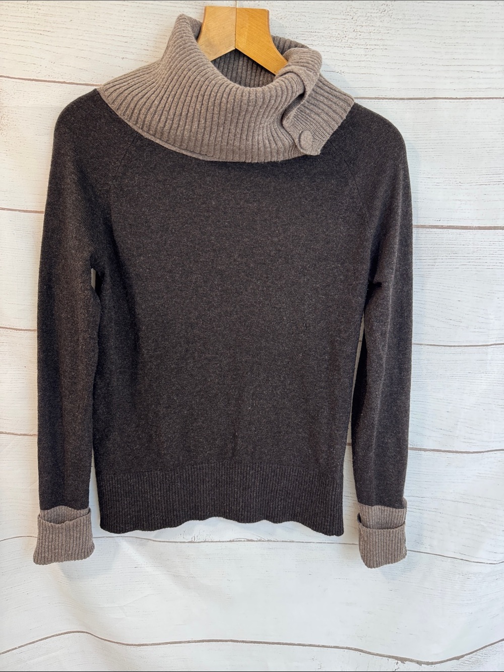 Two Tone Funnel Neck Women's Sweater Banana Republic luxury cashmere blend Med